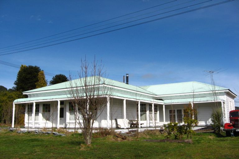 Photo of property in 80-82 Main Street, Reefton, 7830