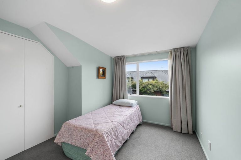 Photo of property in 33 Glenburn Place, Avonhead, Christchurch, 8042