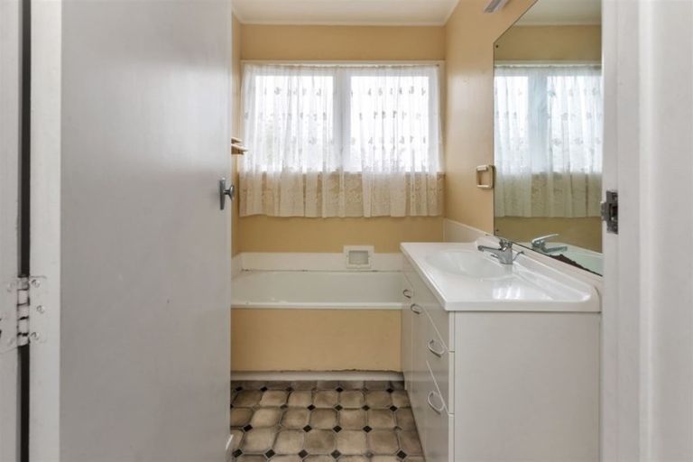 Photo of property in 18 Edge Street, Onerahi, Whangarei, 0110