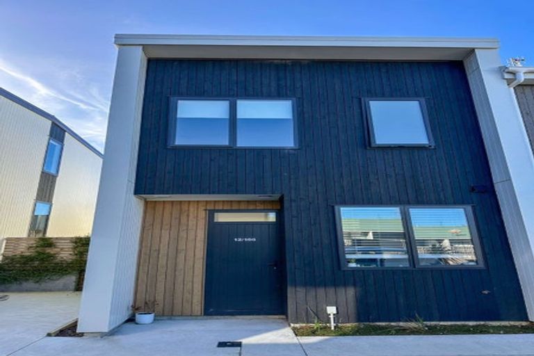 Photo of property in 12/166 Queens Drive, Lyall Bay, Wellington, 6022