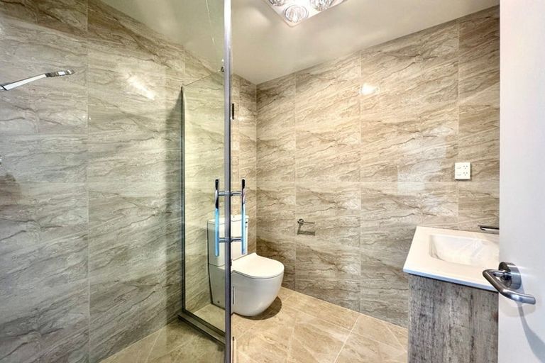 Photo of property in 50e Greenmeadows Avenue, Manurewa East, Auckland, 2102