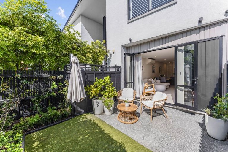 Photo of property in 39 Rangihina Road, Hobsonville, Auckland, 0616