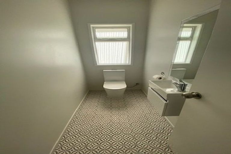 Photo of property in 14 John Road, Stanmore Bay, Whangaparaoa, 0932