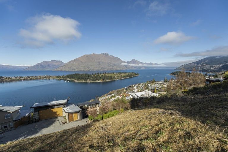 Photo of property in 23 Peregrine Place, Queenstown, 9300