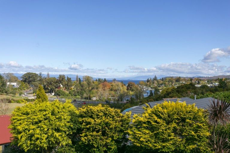 Photo of property in 2/17 Rhodes Fall, Rangatira Park, Taupo, 3330