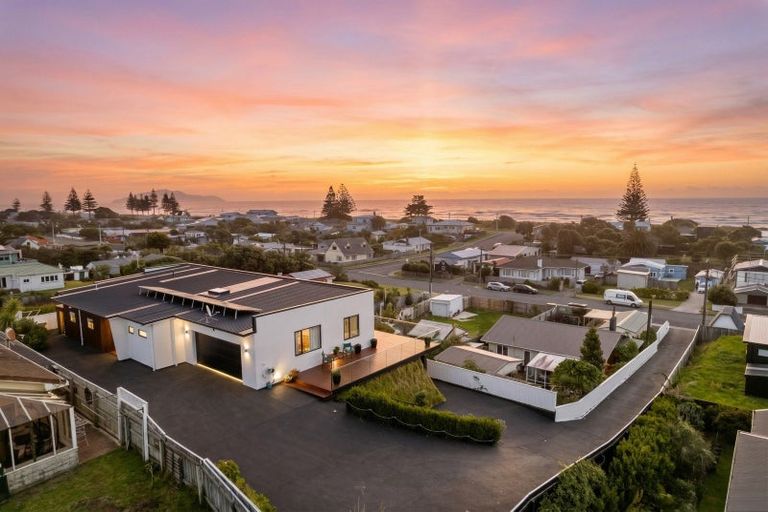 Photo of property in 44a Moana Street, Otaki Beach, Otaki, 5512