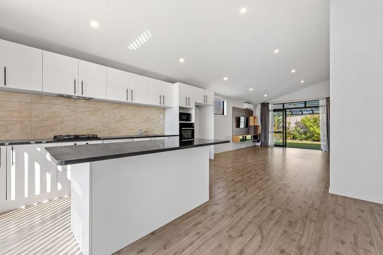 Photo of property in 15 Hoiho Road, Pukekohe, 2120