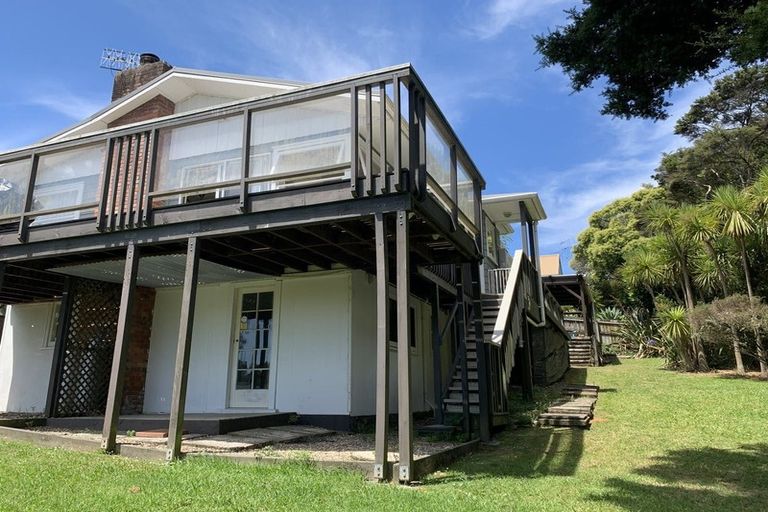 Photo of property in 2/26 Coroglen Avenue, Birkenhead, Auckland, 0626