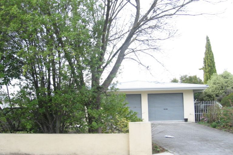 Photo of property in 12 Cambridge Terrace, Taradale, Napier, 4112