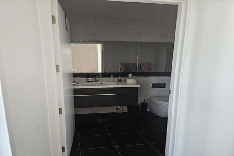Photo of property in 102/19 Rawene Road, Birkenhead, Auckland, 0626