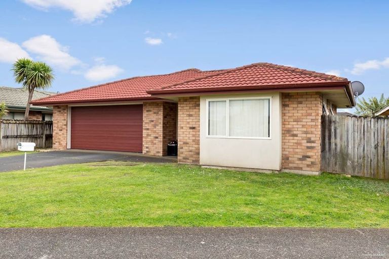 Photo of property in 12 Rock Daisy Crescent, Mangere, Auckland, 2022