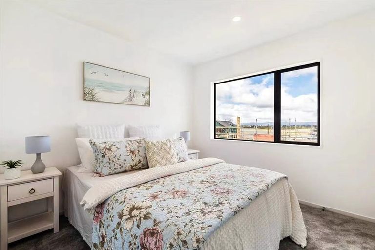 Photo of property in 5 Ocean Breeze Avenue, Hobsonville, Auckland, 0616