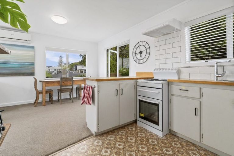 Photo of property in 57 Terra Nova Street, Glen Eden, Auckland, 0602