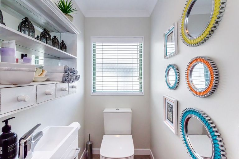 Photo of property in 56 Kakariki Grove, Waikanae, 5036