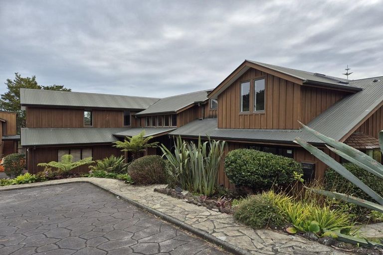 Photo of property in 1 The Knoll, Greenhithe, Auckland, 0632