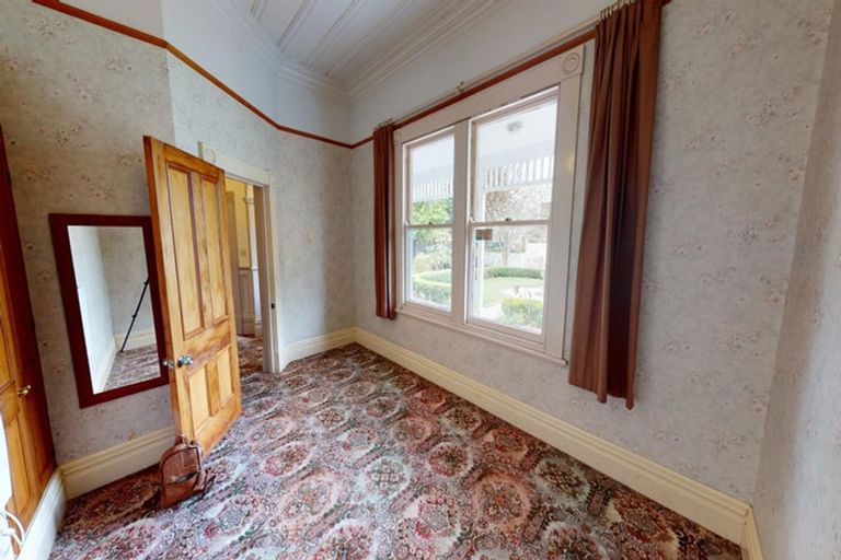 Photo of property in 140 Russell Street, Palmerston North, 4414