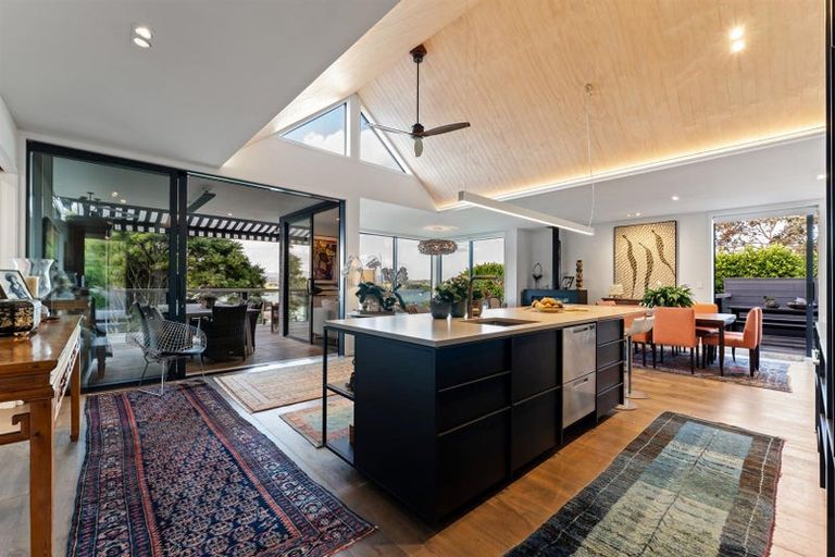Photo of property in 19 Kanuka Road, Sandspit, Warkworth, 0982