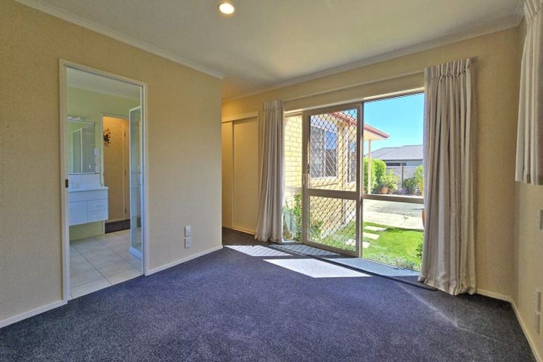 Photo of property in 12 Caulfield Place, Taradale, Napier, 4112