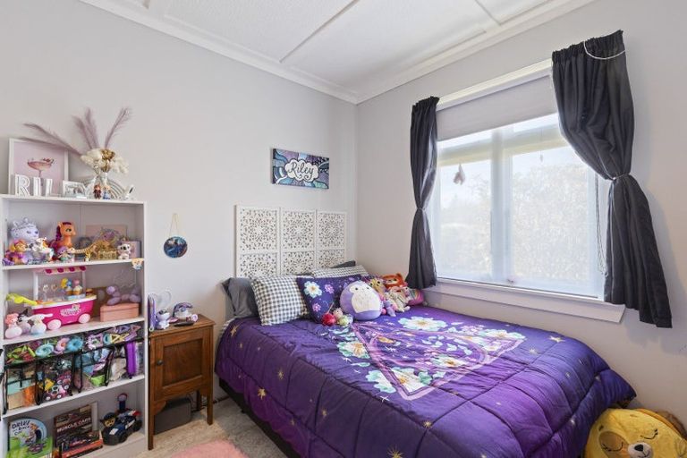 Photo of property in 15 Ngahere Street, Inglewood, 4330