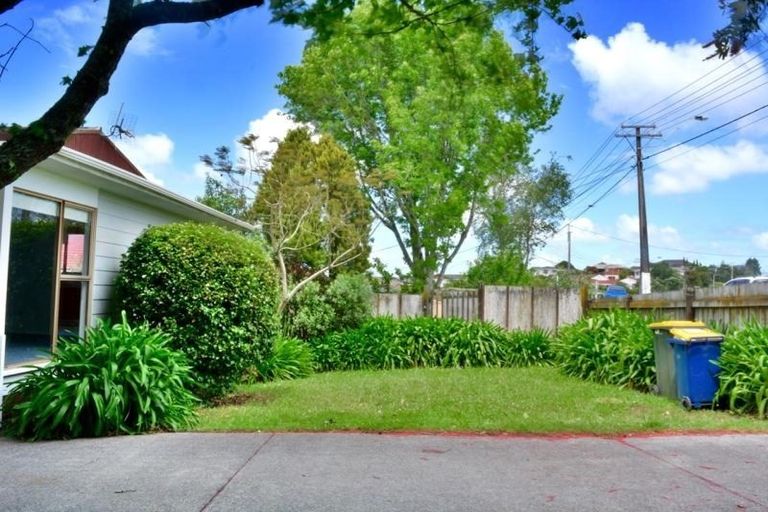 Photo of property in 2/309 Sunset Road, Sunnynook, Auckland, 0632
