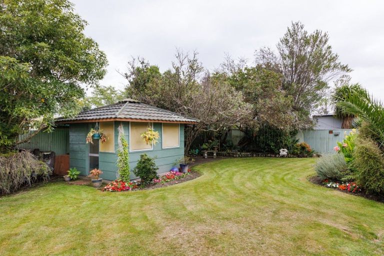 Photo of property in 4 Duna Place, Takaro, Palmerston North, 4412