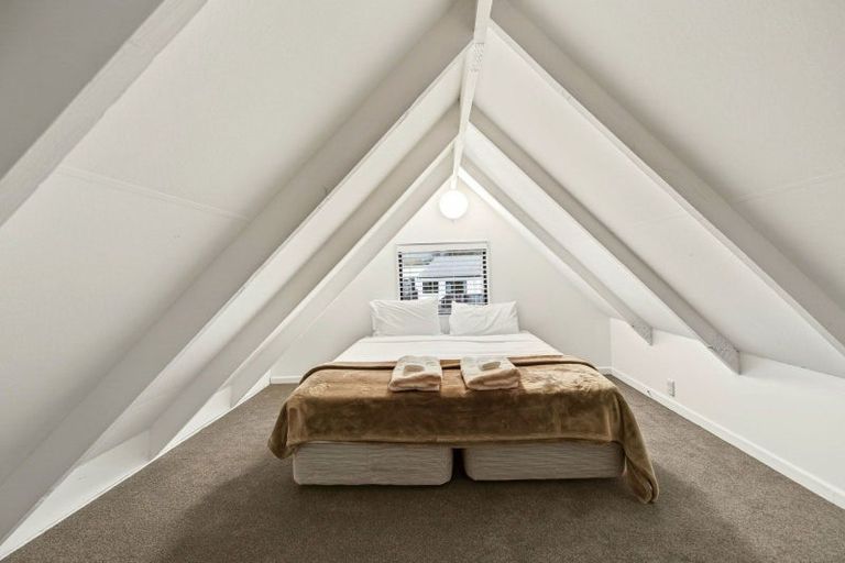Photo of property in 1b Dart Place, Fernhill, Queenstown, 9300