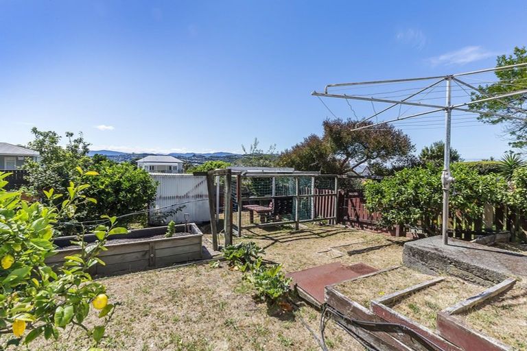 Photo of property in 167a Sutherland Road, Lyall Bay, Wellington, 6022