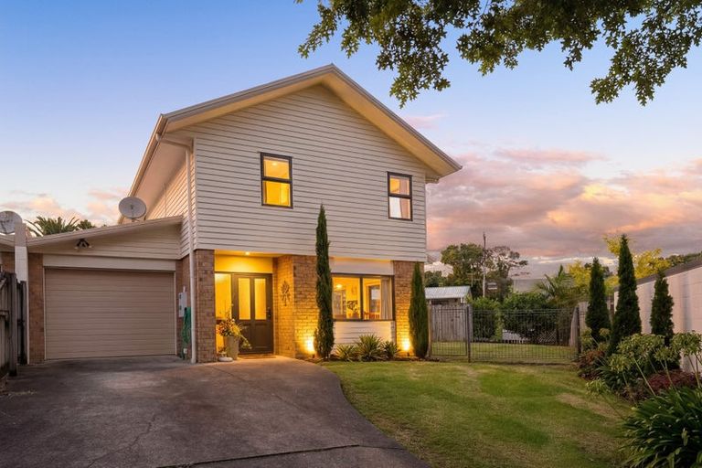 Photo of property in 20 Pyramid Place, Glen Eden, Auckland, 0602