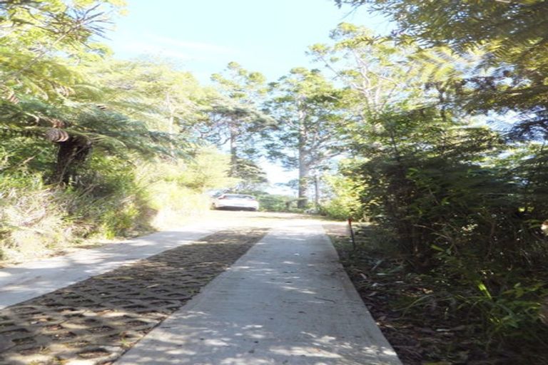 Photo of property in 35-37 Lone Kauri Road, Karekare, New Lynn, 0772