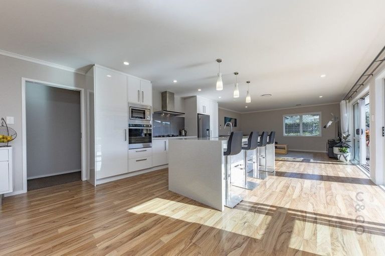 Photo of property in 14 Pohutukawa Parade, Riverhead, 0820