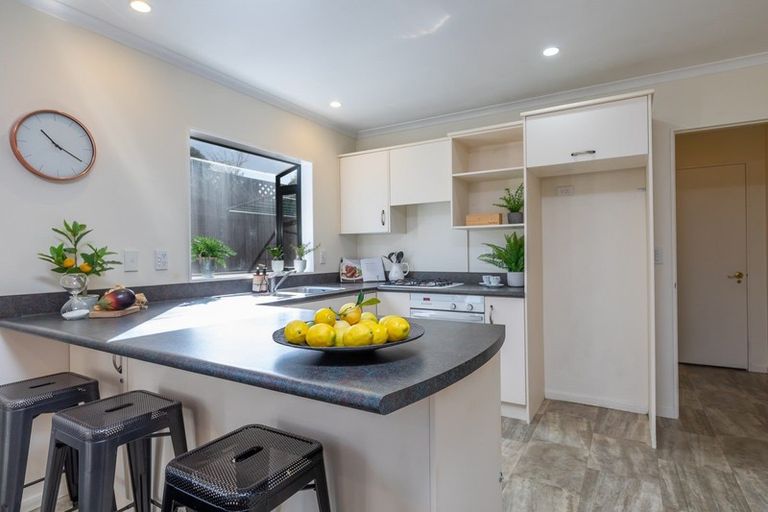 Photo of property in 49u2 Ranui Terrace, Tawa, Wellington, 5028