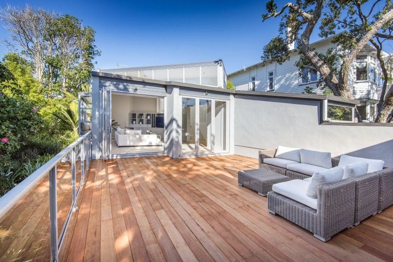 Photo of property in 53a Stanley Point Road, Stanley Point, Auckland, 0624