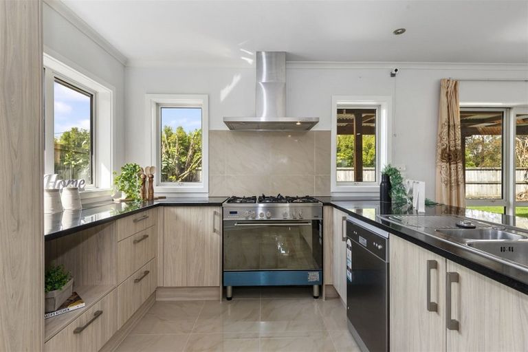 Photo of property in 210 Saint James Drive, Huntington, Hamilton, 3210