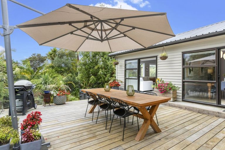 Photo of property in 8 Jays Road, Titirangi, Auckland, 0604