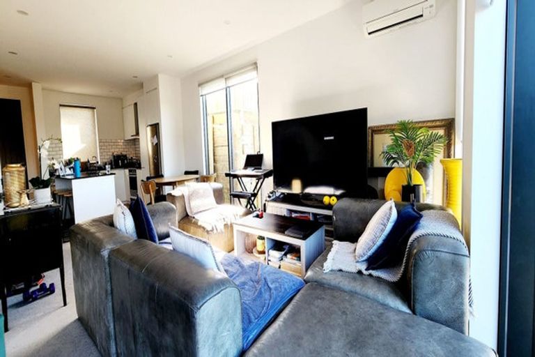 Photo of property in 15/62 Spenmoor Street, Newlands, Wellington, 6037