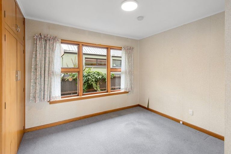 Photo of property in 1 Roscoe Street, Saint Martins, Christchurch, 8022