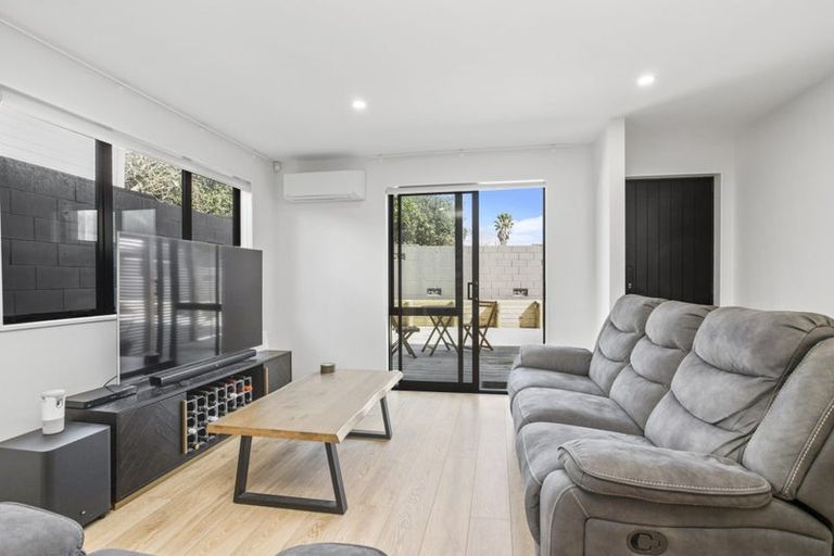 Photo of property in 48b Kemble Close, Mangere, Auckland, 2022