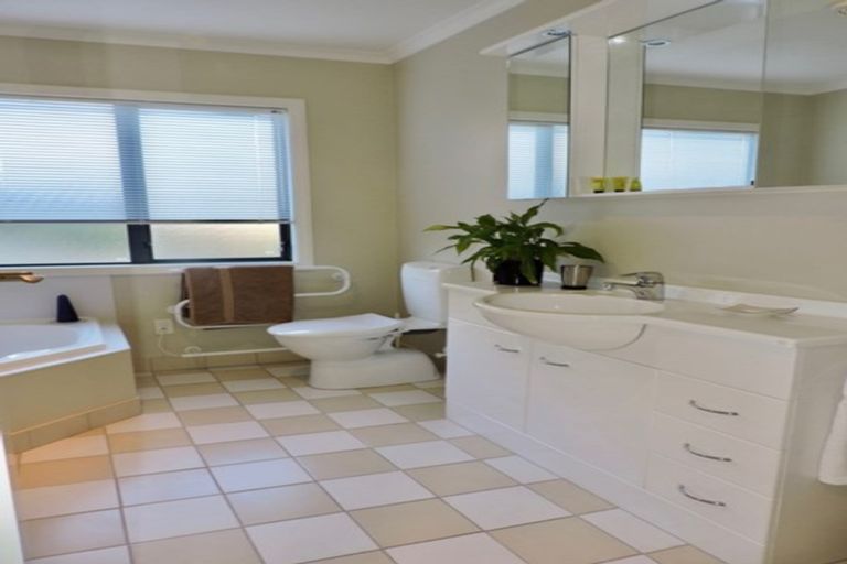 Photo of property in 58a Joseph Banks Drive, Whitby, Porirua, 5024