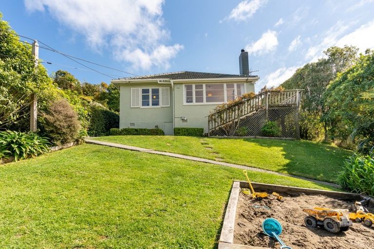 Photo of property in 20 Saint Albans Avenue, Karori, Wellington, 6012