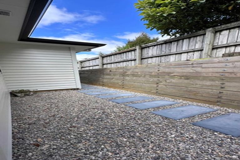 Photo of property in 9c Links Road, New Lynn, Auckland, 0600