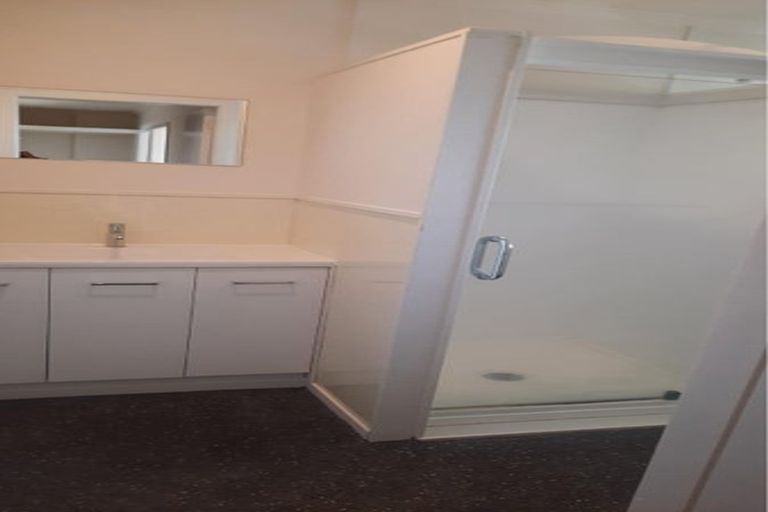 Photo of property in 375 Devonport Road, Tauranga South, Tauranga, 3112