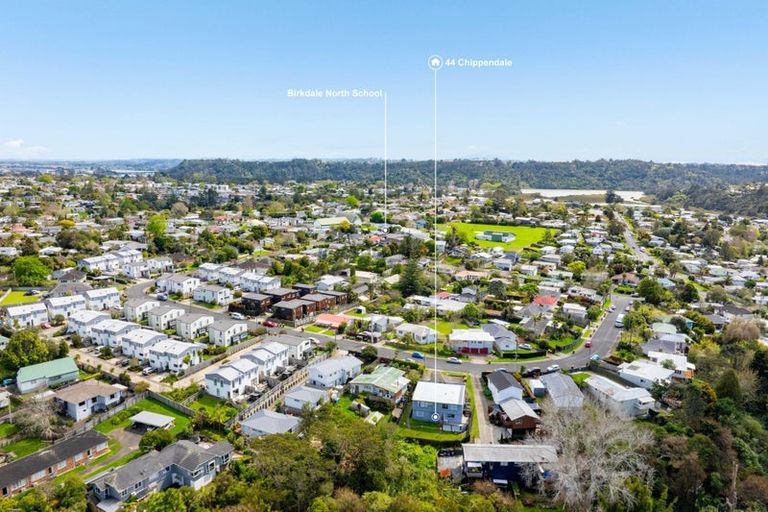 Photo of property in 44 Chippendale Crescent, Birkdale, Auckland, 0626