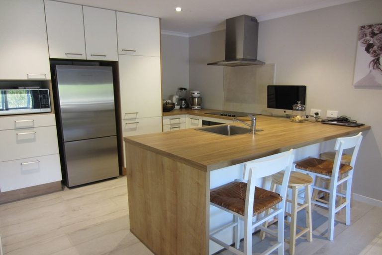 Photo of property in 20 Ridgeview Close, Red Beach, 0932