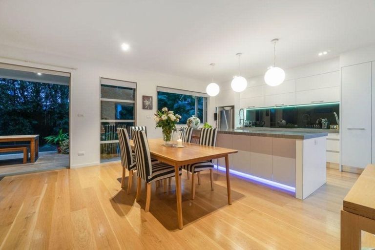 Photo of property in 1 Fathom Place, Te Atatu Peninsula, Auckland, 0610