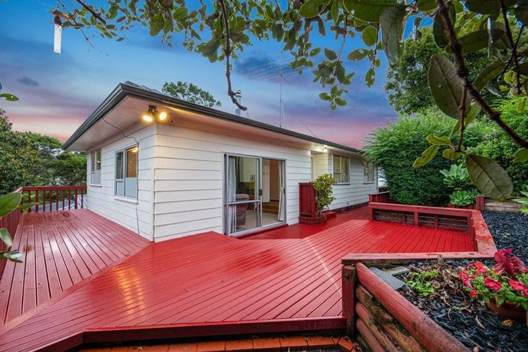 Photo of property in 72 Reynella Drive, Massey, Auckland, 0614