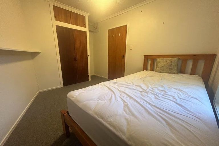 Photo of property in 35 Montgomery Avenue, Rothesay Bay, Auckland, 0630