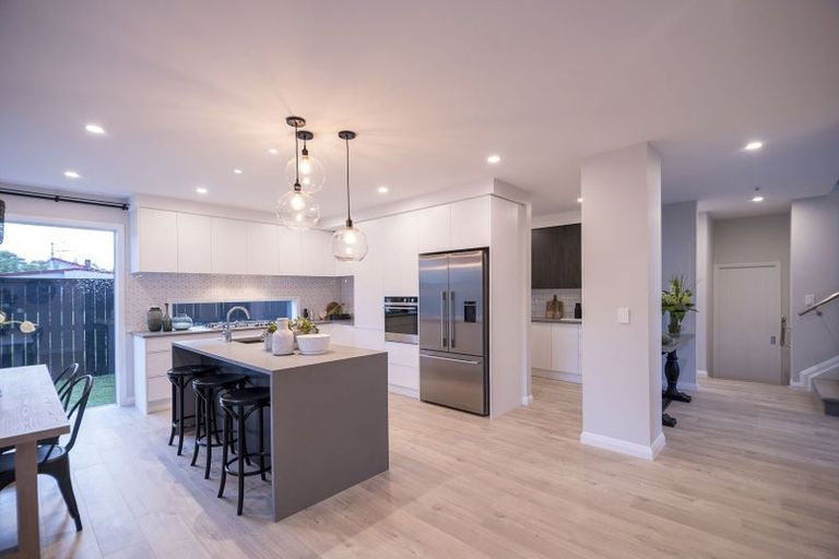 Photo of property in 85 Station Road, Kumeu, 0810
