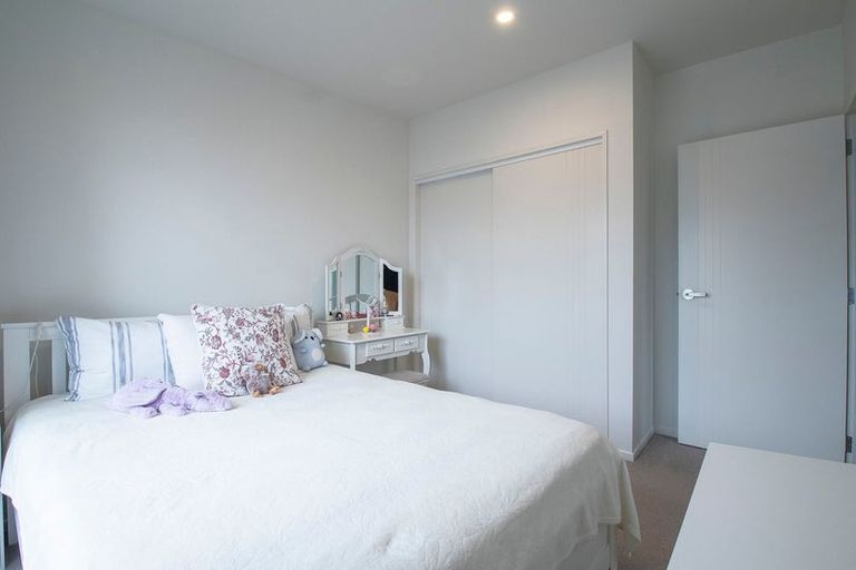 Photo of property in 1 Panga Place, Henderson, Auckland, 0612