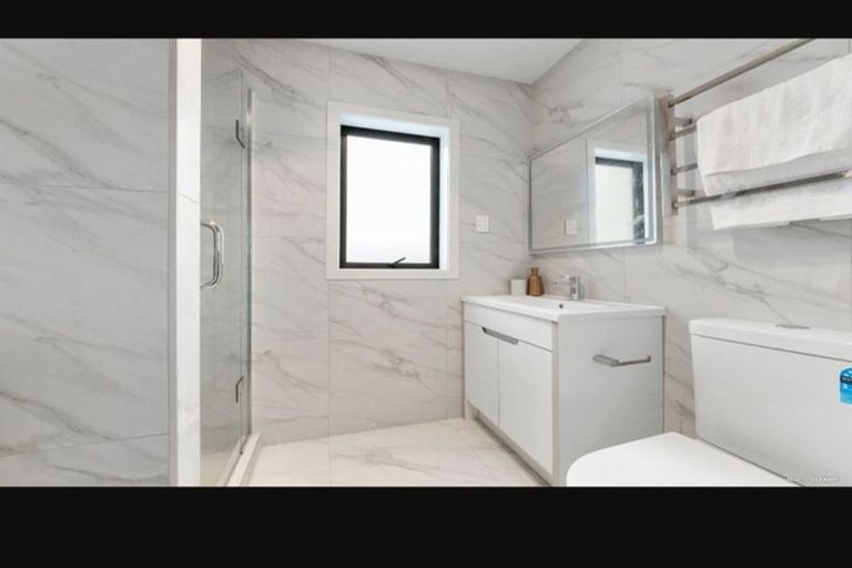 Photo of property in 3/1 Kaponga Crescent, New Lynn, Auckland, 0600