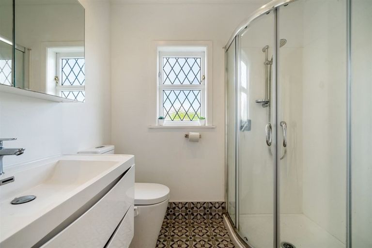 Photo of property in 1/21 Stanley Avenue, Milford, Auckland, 0620